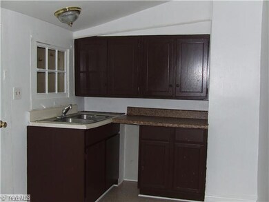 1414 Furlough Ave, High Point, NC 27260 - photo 6