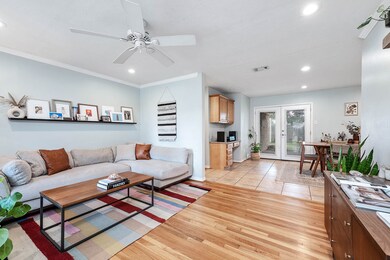 871 Sara Rose St, Houston, TX 77018 - photo 4