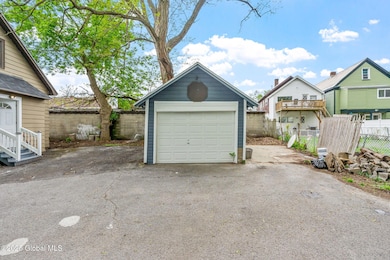 7-web-or-mls-1653-broadway
