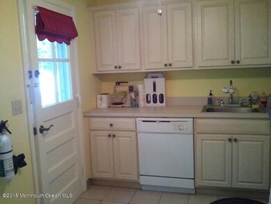 4 Juniper Ln unit A, Eatontown, NJ 07724 - photo 5