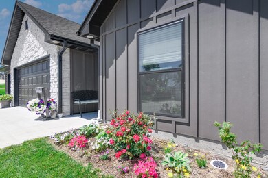 6001 Tamarack Dr-05