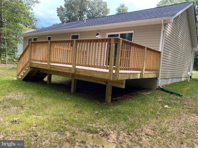 862 Lakeview Dr, Colonial Beach, VA 22443 - photo 7