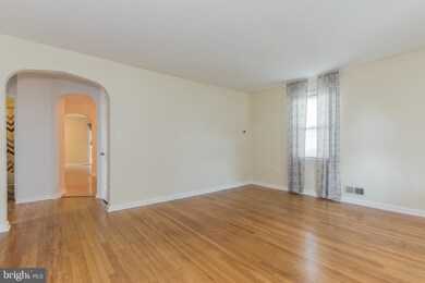 2923 Michigan Ave, Halethorpe, MD 21227 - photo 5