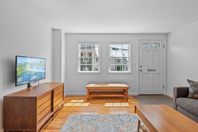 27 Washington St, Marblehead, MA 01945 - photo 2