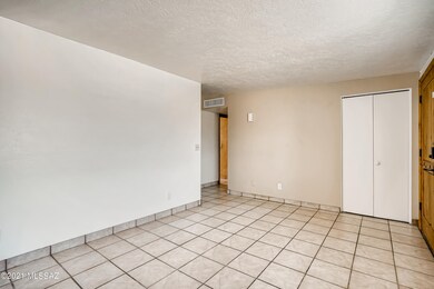 5-225696086-16 Living Room