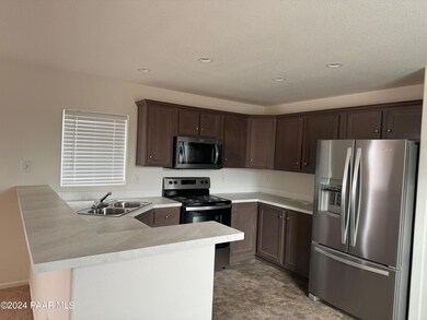 488 W Yellowstone Rd, Paulden, AZ 86334 - photo 4