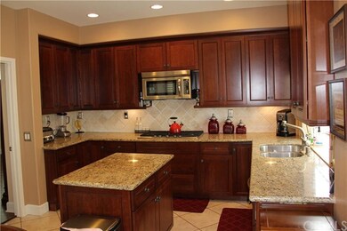 Fabulous updated and upgraded gourmet kitchen w/ g