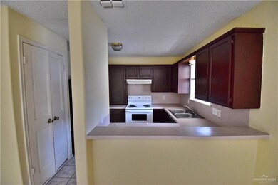 2210 Elisa Ln unit 9, Edinburg, TX 78541 - photo 4