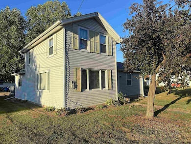 207 8th St, Brodhead, WI 53520 - photo 3