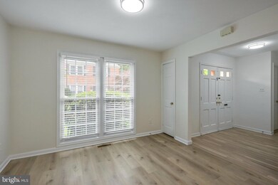 2061 Hopewood Dr, Falls Church, VA 22043 - photo 6