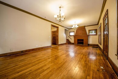 4 Living Room