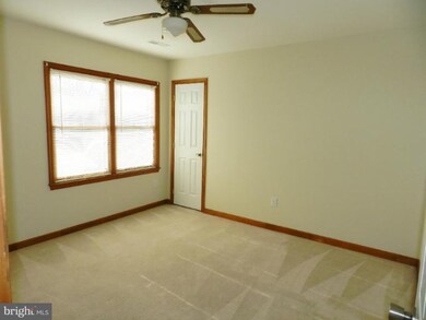 10413 Chesterwood Dr, Spotsylvania, VA 22553 - photo 3