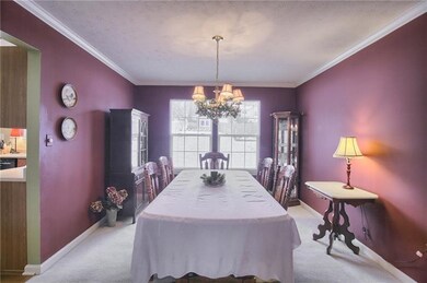 DINNING ROOM FOR HOLIDAY GATHERINGS