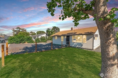 519 N Clark Rd, Moses Lake, WA 98837 - photo 2