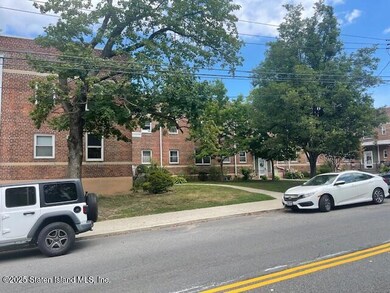 521 Castleton Ave unit 2E, Staten Island, NY 10301 - photo 3