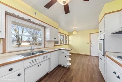 493 Amherst Ave, Des Plaines, IL 60016 - photo 6