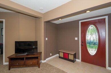 1232 Cherry St, Grand Forks, ND 58201 - photo 3