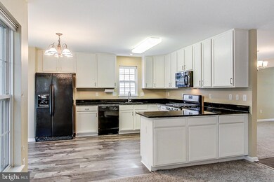 8810 Country Oak Dr, Odenton, MD 21113 - photo 4