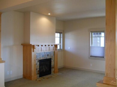 975 NW 13th St, Redmond, OR 97756 - photo 4