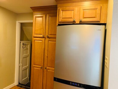 206A Quincy Shore Dr, Quincy, MA 02171 - photo 2