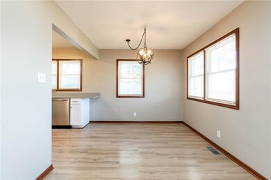 2701 SE 8th St, Des Moines, IA 50315 - photo 6