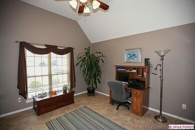 1804 W Canton Ct, Broken Arrow, OK 74012 - photo 3