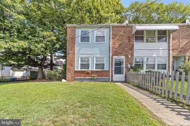 922 Catawba Ct, Halethorpe, MD 21227 - photo 2