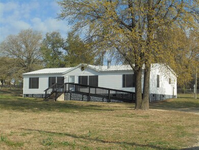 101 Salt Flat Ct, Springtown, TX 76082 - photo 3