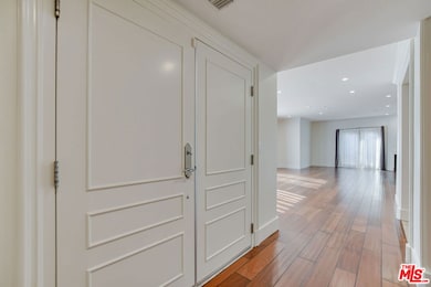 918 S Wooster St unit 1, Los Angeles, CA 90035 - photo 4