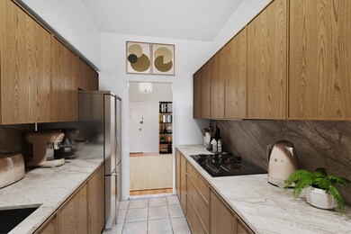 Executive Towers unit 24W, Bronx, NY 10451 - photo 6