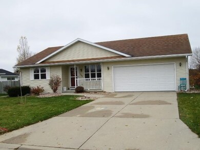 113 Debbie Dr, Evansville, WI 53536 - photo 2