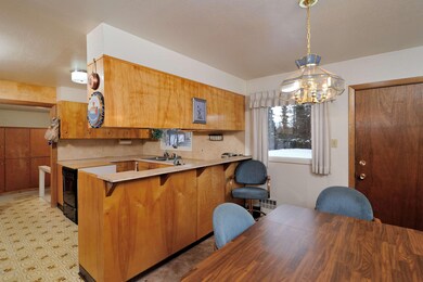 Dining Room w/ Access to Large Back Yard