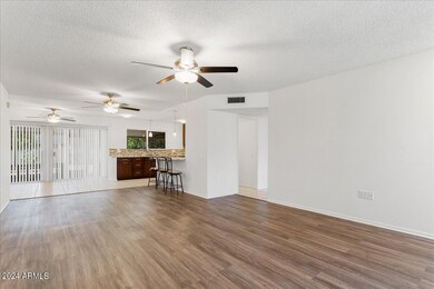 9606 W Appaloosa Dr, Sun City, AZ 85373 - photo 5