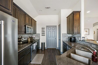 1405 Town Creek Cir, Weatherford, TX 76086 - photo 6