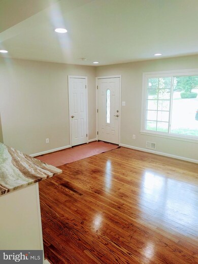 7802 Ashdale Rd, Capitol Heights, MD 20743 - photo 4