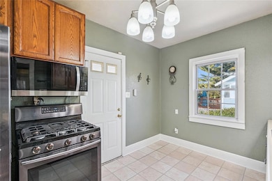 1457 Guthrie Ave, Des Moines, IA 50316 - photo 7