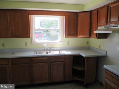 209 S West St, Harrington, DE 19952 - photo 4