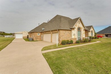 2009 Big Springs Dr, Joshua, TX 76058 - photo 5