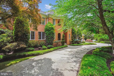 8005 Glengalen Ln, Chevy Chase, MD 20815 - photo 2