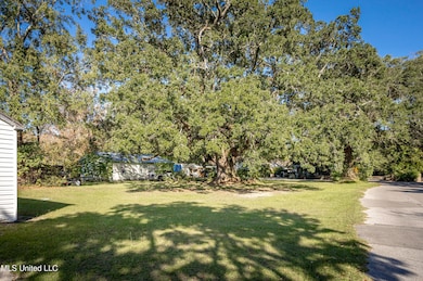 604 Magnolia Ave, Ocean Springs, MS 39564 - photo 7