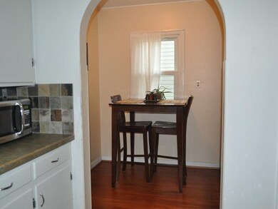 Exterior Front Cozy breakfast nook with built-in h