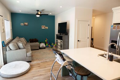 Family/Kitchen