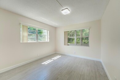 41 Windsor C, West Palm Beach, FL 33417 - photo 3