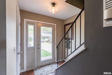 819 W 57th St, Davenport, IA 52806 - photo 3