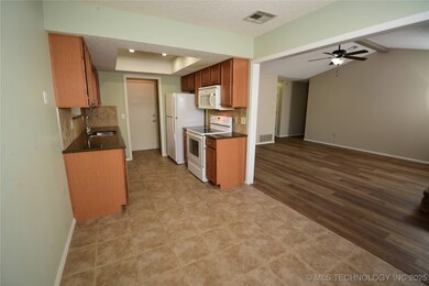 4506 W Lansing Place, Broken Arrow, OK 74012 - photo 5