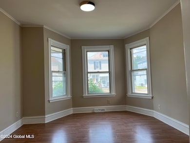 48 Chiswell St, Schenectady, NY 12304 - photo 5