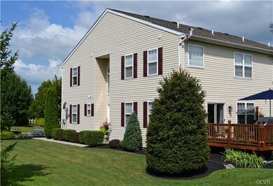 6833 Hunt Dr, Macungie, PA 18062 - photo 3