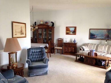 LIVING/DINING