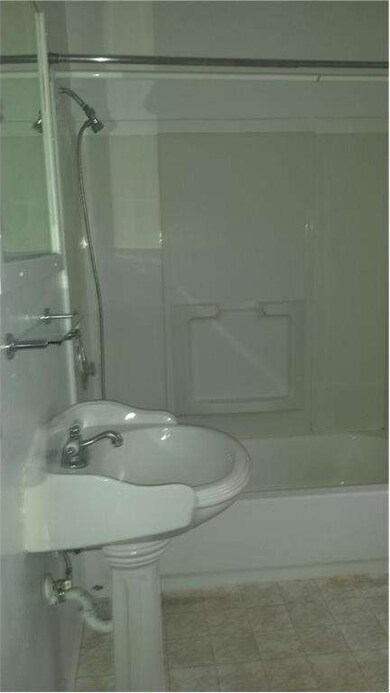 Main level bath