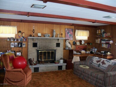 family room 1.jpg